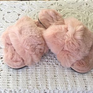 New Fluffy Pink Slippers Cross Band Size Small